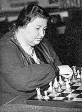 Vera Menchik, Championne du monde d‘échecs féminin de 1927 à 1937.