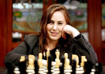 La jeune retraitée Judit Polgár, considérée comme la meilleure joueuse d‘échecs de tous les temps