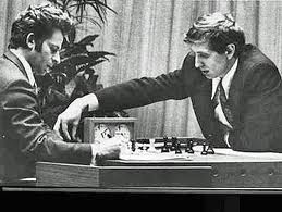 Boris Spassky (à gauche) et Bobby Fischer (à droite) lors du "match du siècle" en 1972.